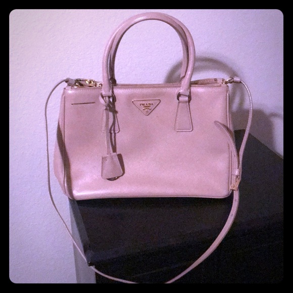 prada saffiano lux galleria